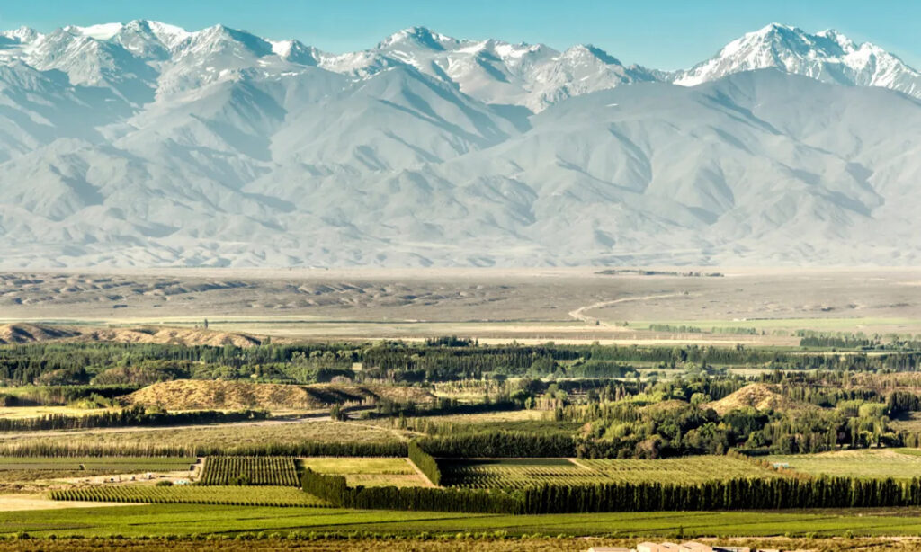 Image of the Uco Valley's Andes Mountains